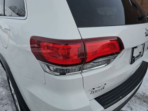 Used 2022 Jeep Grand Cherokee Laredo E image 30