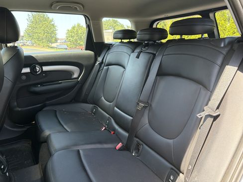 Used 2016 MINI Cooper Clubman FWD image 9