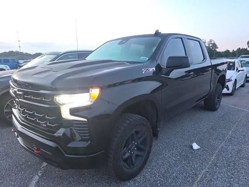Used 2024 Chevrolet Silverado 1500 LT Trail Boss AWD/4WD image 2