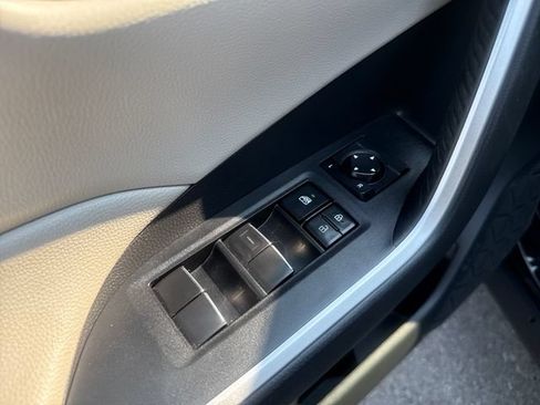 Used 2021 Toyota RAV4 XLE Premium AWD/4WD image 10