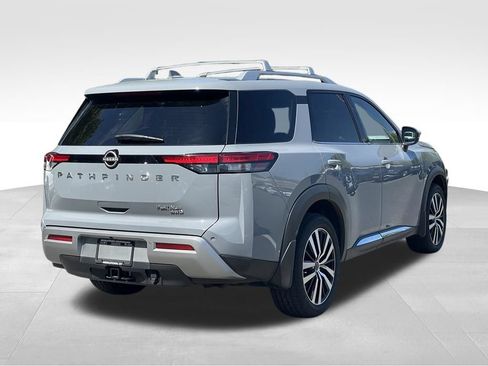 Used 2023 Nissan Pathfinder Platinum AWD/4WD image 5
