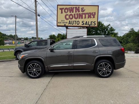 Used 2019 GMC Acadia Denali w/ Technology Package AWD/4WD image 4