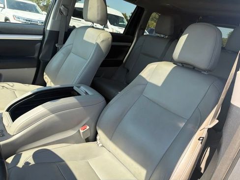 Used 2016 Toyota Highlander XLE FWD image 17