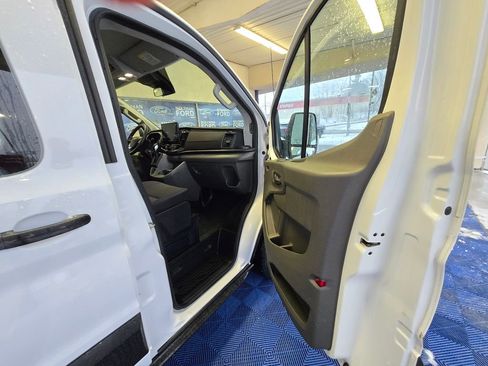Used 2024 Ford Transit 350 XLT image 28