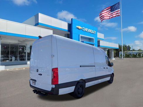 Used 2025 Mercedes-Benz Sprinter 2500 image 4
