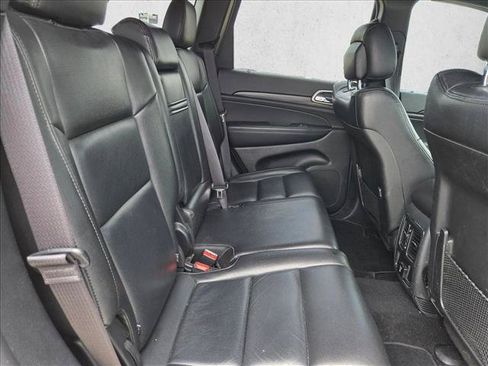 Used 2019 Jeep Grand Cherokee Altitude RWD image 19