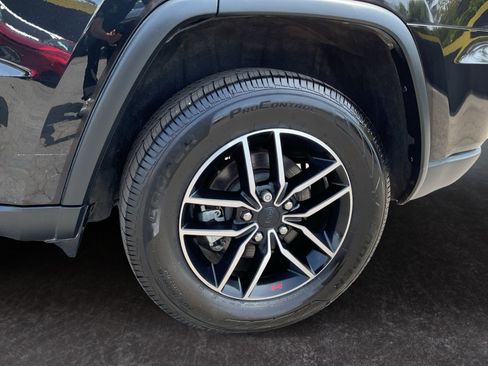 Used 2021 Jeep Grand Cherokee Trailhawk AWD/4WD image 9