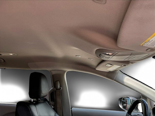 Used 2020 Chrysler Pacifica Touring-L FWD image 13