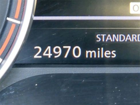 Used 2023 Nissan Rogue SL w/ SL Premium Package image 30