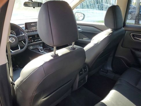 Certified 2021 Nissan Rogue SV w/ Premium Package image 12