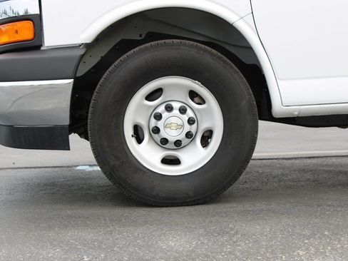 Used 2025 Chevrolet Express 2500 w/ Driver Convenience Package RWD image 34