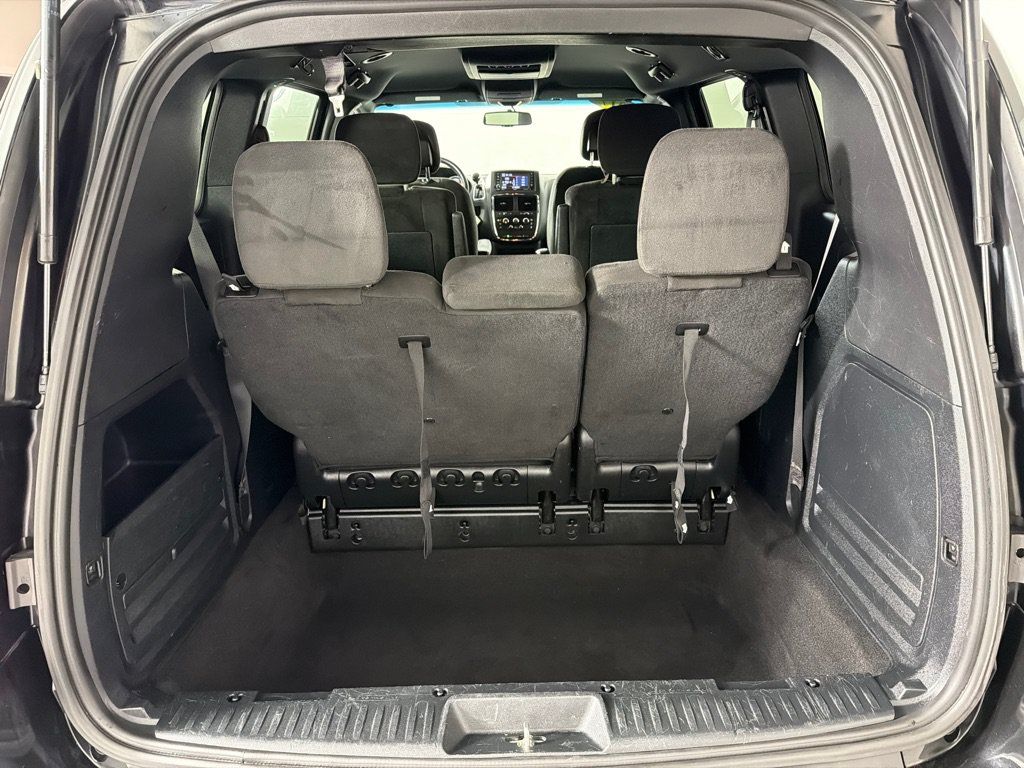 Used 2017 Dodge Grand Caravan SE FWD image 19