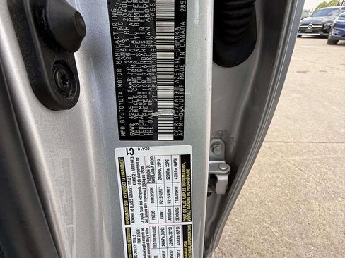 Used 2009 Toyota Matrix S AWD/4WD image 21