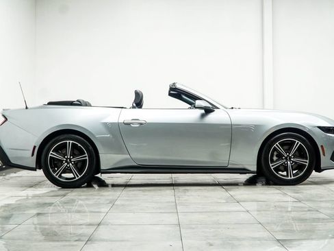 Used 2025 Ford Mustang Premium RWD image 8