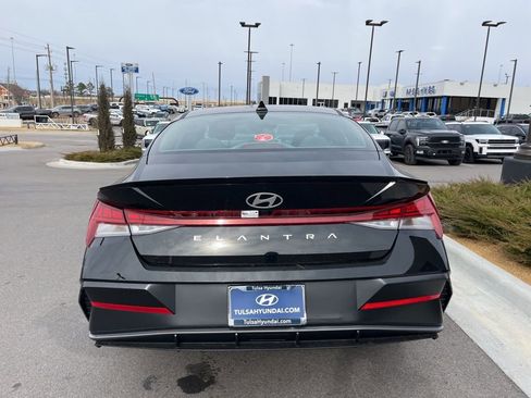 New 2026 Hyundai Elantra SEL Sport image 6