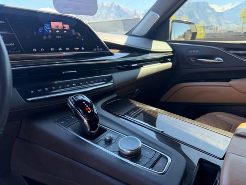 Certified 2023 Cadillac Escalade ESV Sport w/ Touring Package image 18