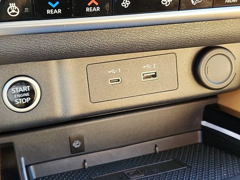 Used 2023 Nissan Rogue Platinum w/ Platinum Premium Package image 16