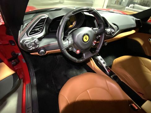 Used 2018 Ferrari 488 Spider image 7