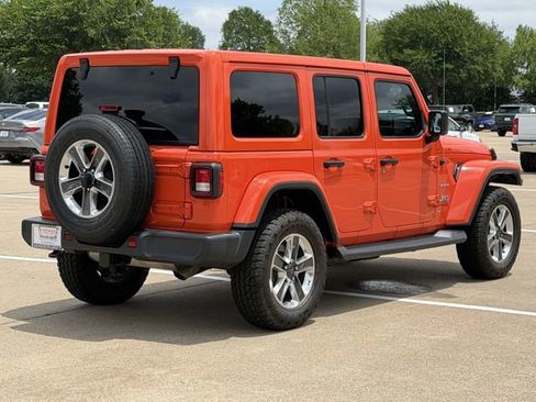 Used 2020 Jeep Wrangler Unlimited Sahara AWD/4WD image 4