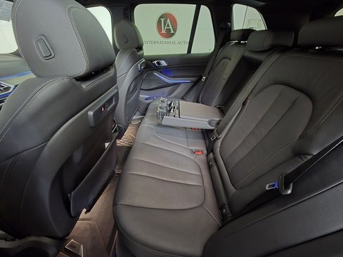 Used 2022 BMW X5 xDrive40i w/ M Sport Package image 18