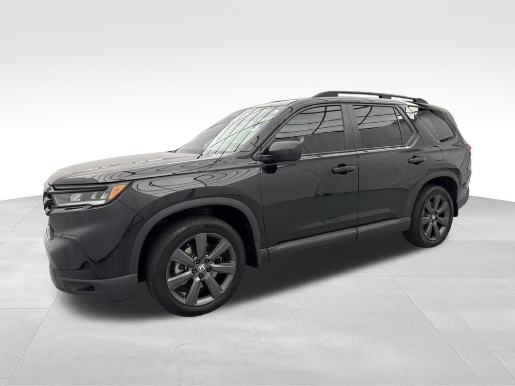 Certified 2025 Honda Pilot Sport image 4