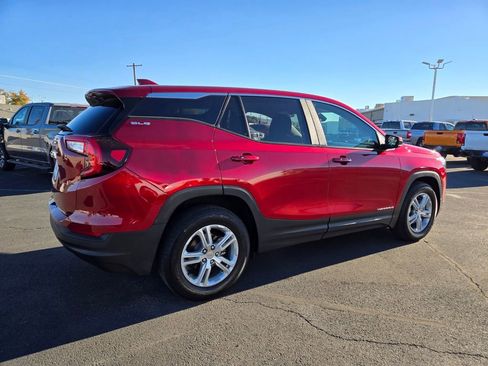 Used 2023 GMC Terrain SLE image 5
