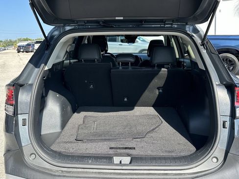 Used 2025 Kia Sportage EX FWD image 12