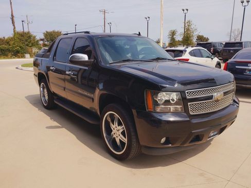 Used 2008 Chevrolet Avalanche LTZ w/ LTZ Preferred Equipment Group AWD/4WD image 35