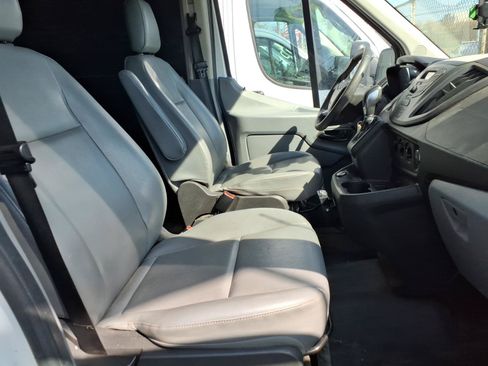 Used 2019 Ford Transit 250 130 Medium Roof RWD image 9