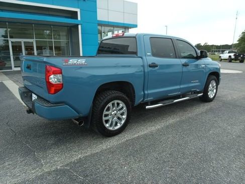 Used 2020 Toyota Tundra SR5 w/ SR5 Leather Package image 7