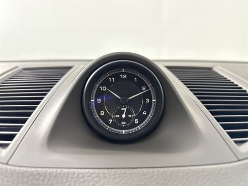 Certified 2023 Porsche Macan image 29