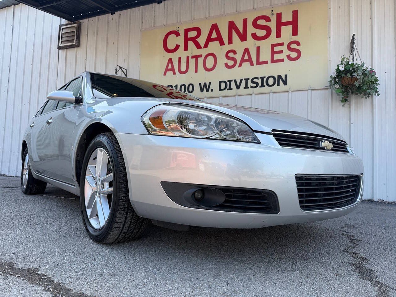 Used 2008 Chevrolet Impala LTZ FWD image 1