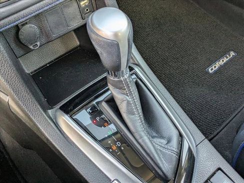 Used 2017 Toyota Corolla SE image 12