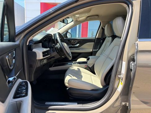 Used 2025 Lincoln Corsair FWD image 13