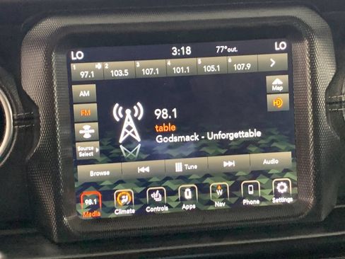 Used 2023 Jeep Wrangler Unlimited Sahara w/ Cold Weather Group AWD/4WD image 27
