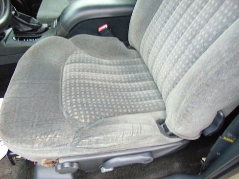 Used 2002 Chevrolet Blazer LS w/ Preferred Equipment Group image 7