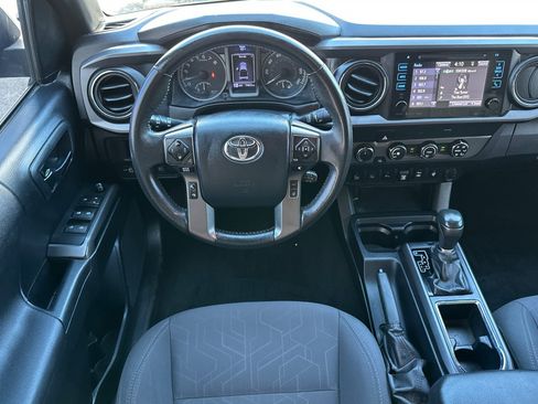 Used 2019 Toyota Tacoma TRD Off-Road w/ Technology Package AWD/4WD image 16
