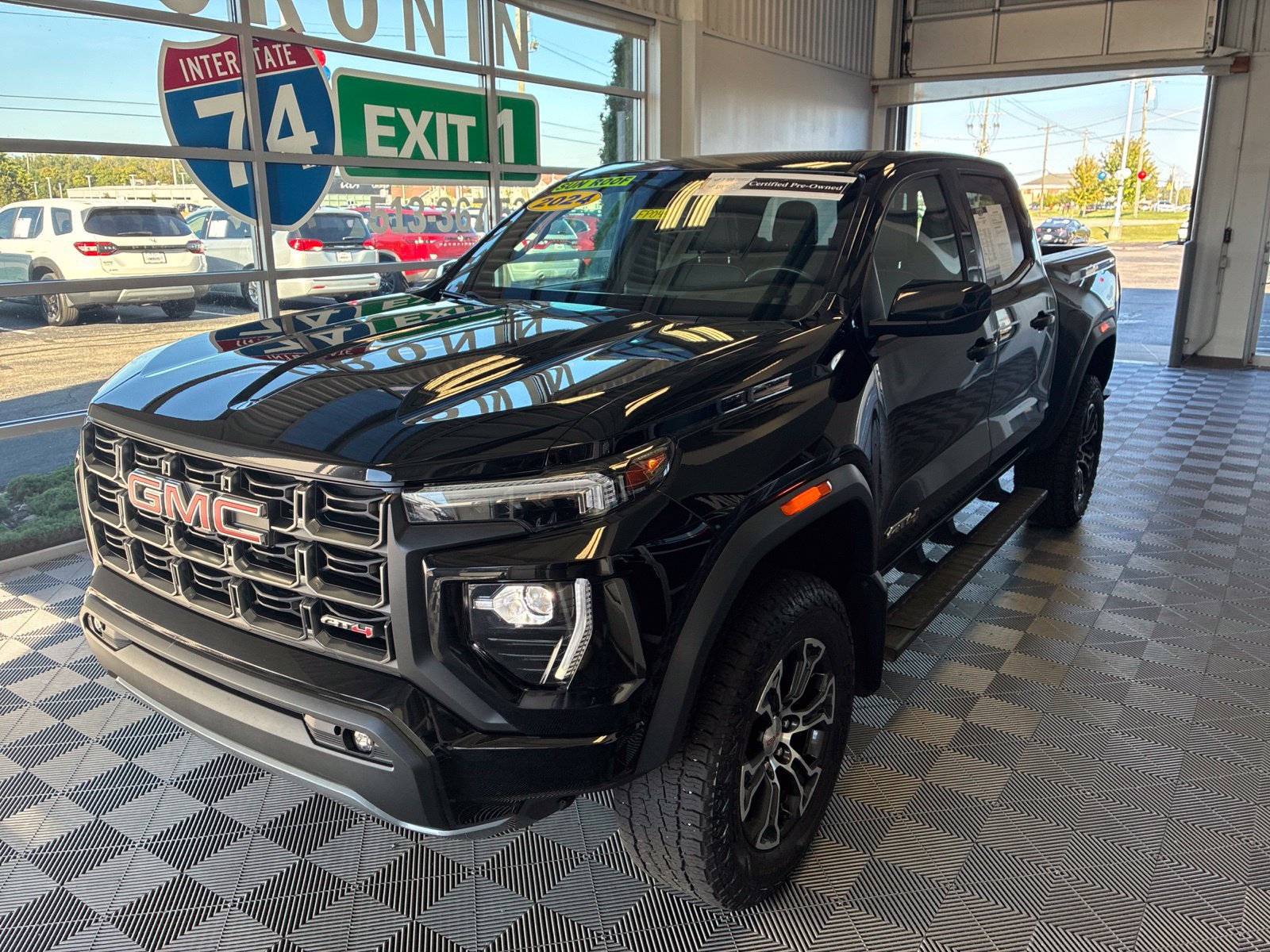 Used 2024 GMC Canyon AT4 w/ AT4 Premium Package AWD/4WD image 3