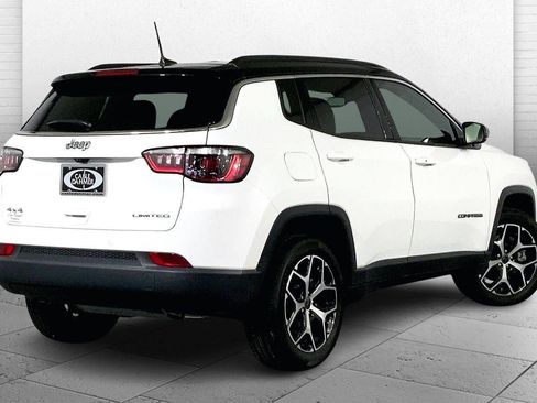 Used 2025 Jeep Compass Limited image 13