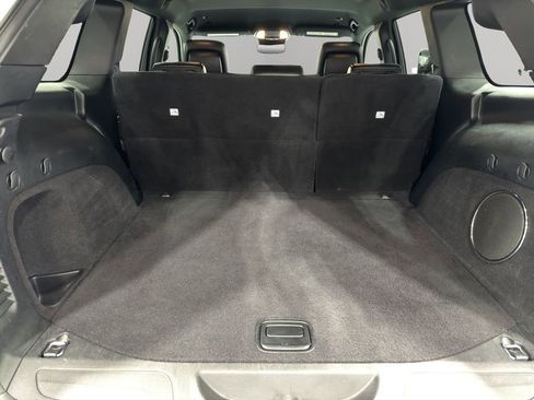 Used 2019 Jeep Grand Cherokee Laredo w/ Laredo X Package image 8