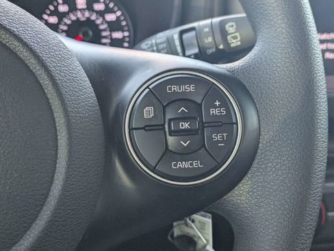 Used 2022 Kia Soul LX w/ Technology Package image 23
