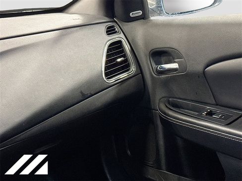 Used 2013 Chrysler 200 Limited image 22