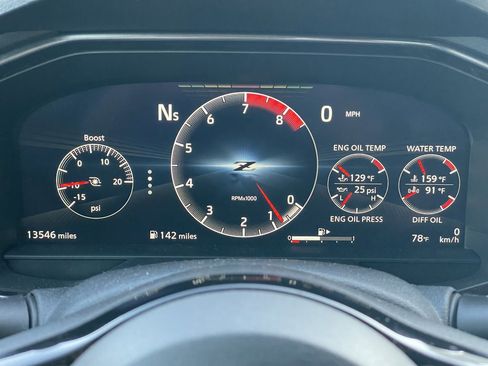 Used 2024 Nissan Z Performance w/ Floor Mat Package image 25