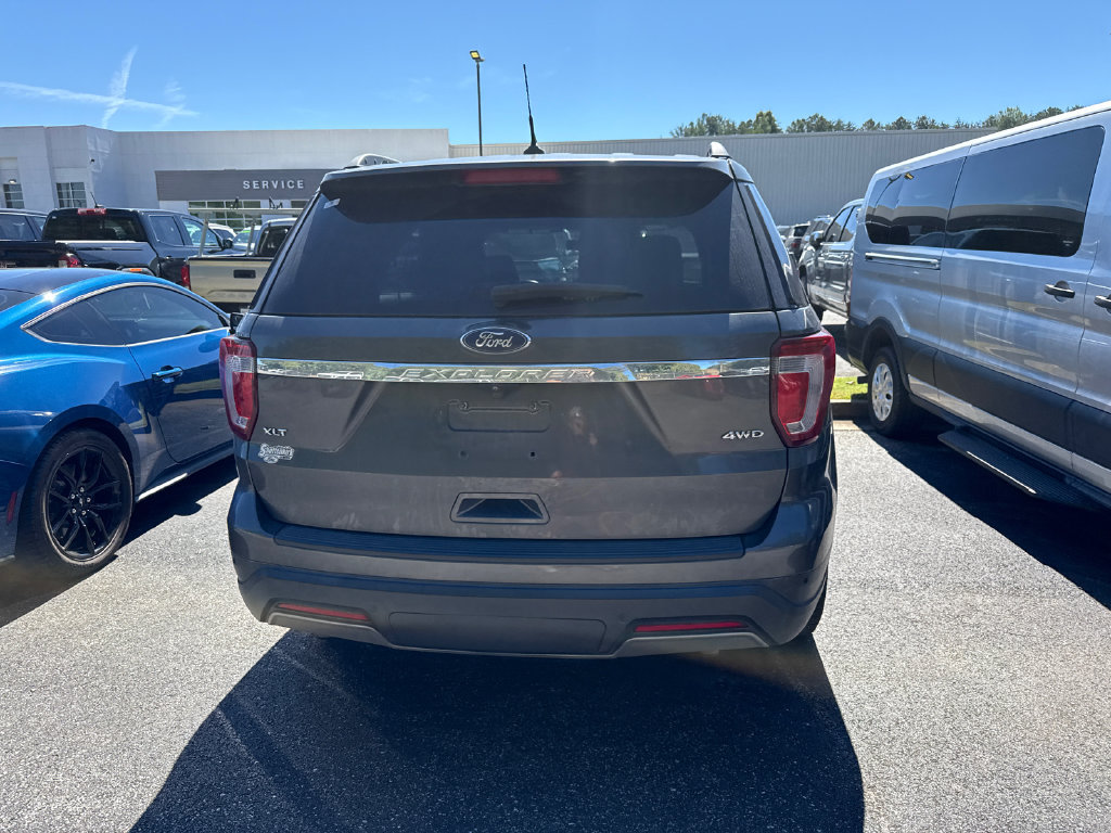 Used 2019 Ford Explorer XLT w/ Equipment Group 202A AWD/4WD image 18