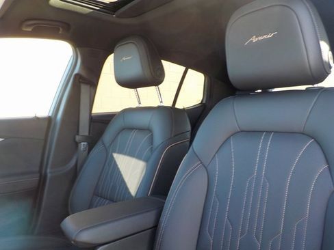 New 2025 Buick Envista Avenir image 14