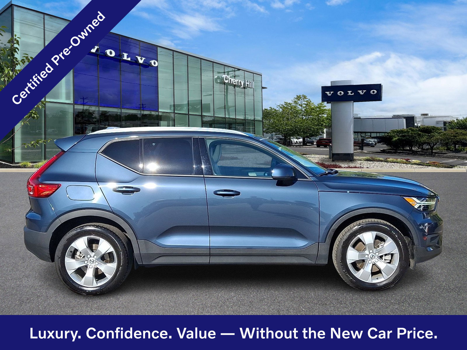 Certified 2022 Volvo XC40 T5 Momentum w/ Premium Package AWD/4WD image 8