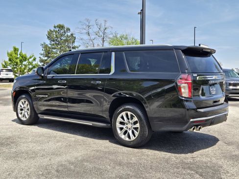 Used 2021 Chevrolet Suburban Premier AWD/4WD image 11