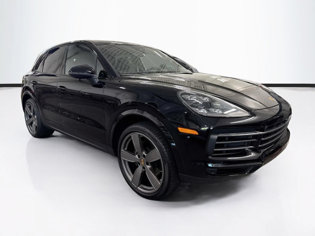 Used 2022 Porsche Cayenne Platinum Edition AWD/4WD image 3