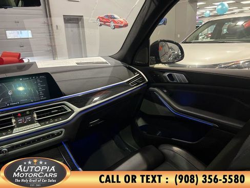 Used 2021 BMW X7 M50i AWD/4WD image 32