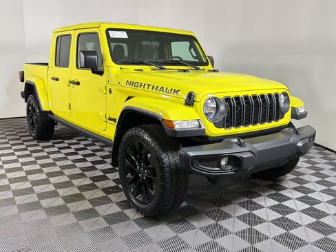 Used 2024 Jeep Gladiator Sport image 6